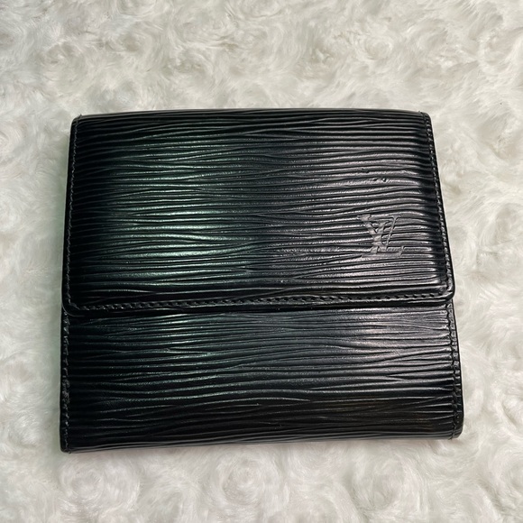 Louis Vuitton Handbags - Louis Vuitton Black Epi Elise Trifold Wallet 🖤